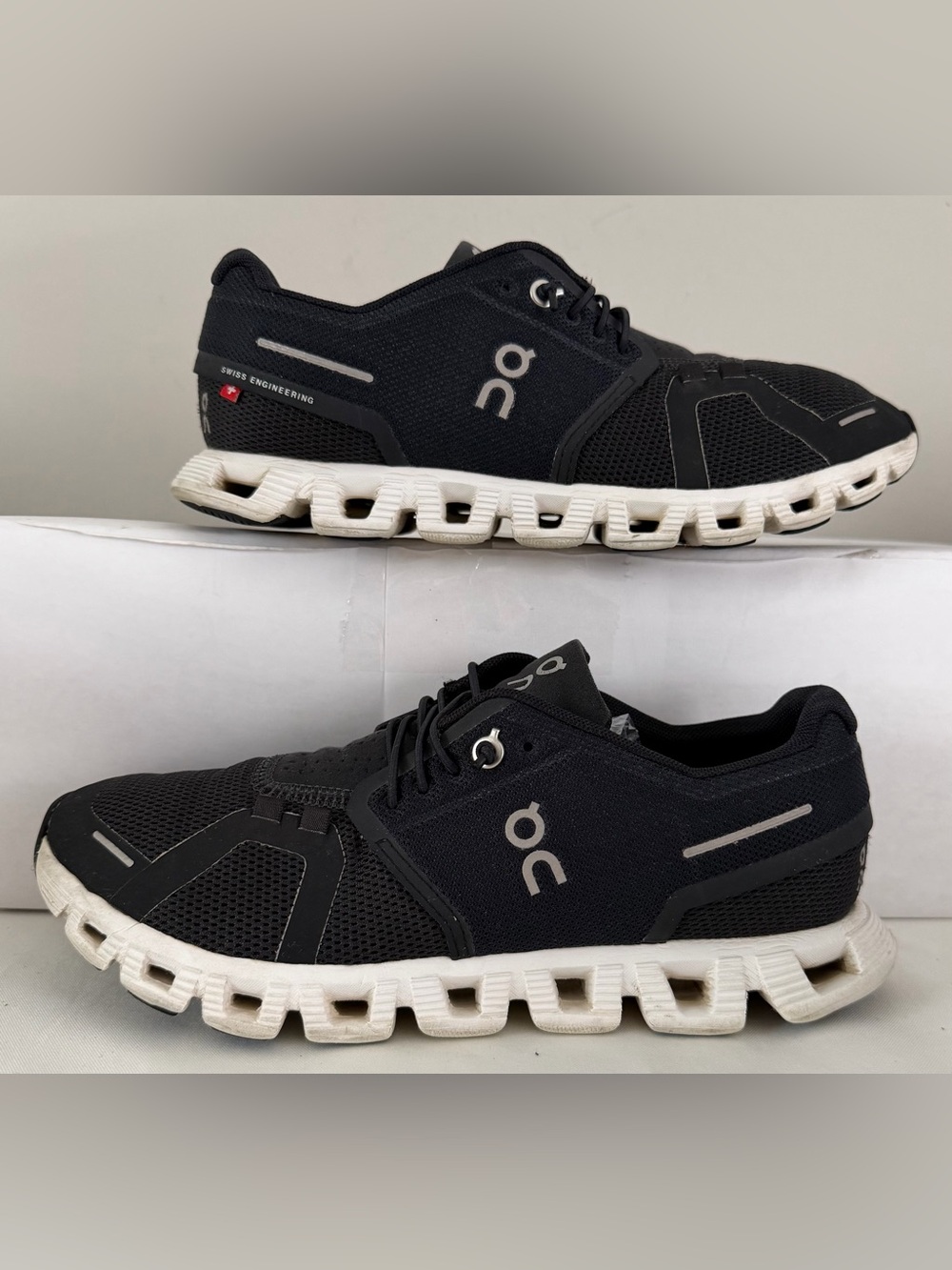 On Cloud Black White Swiss Engineering Lightweight Running Shoes Women's 7.5